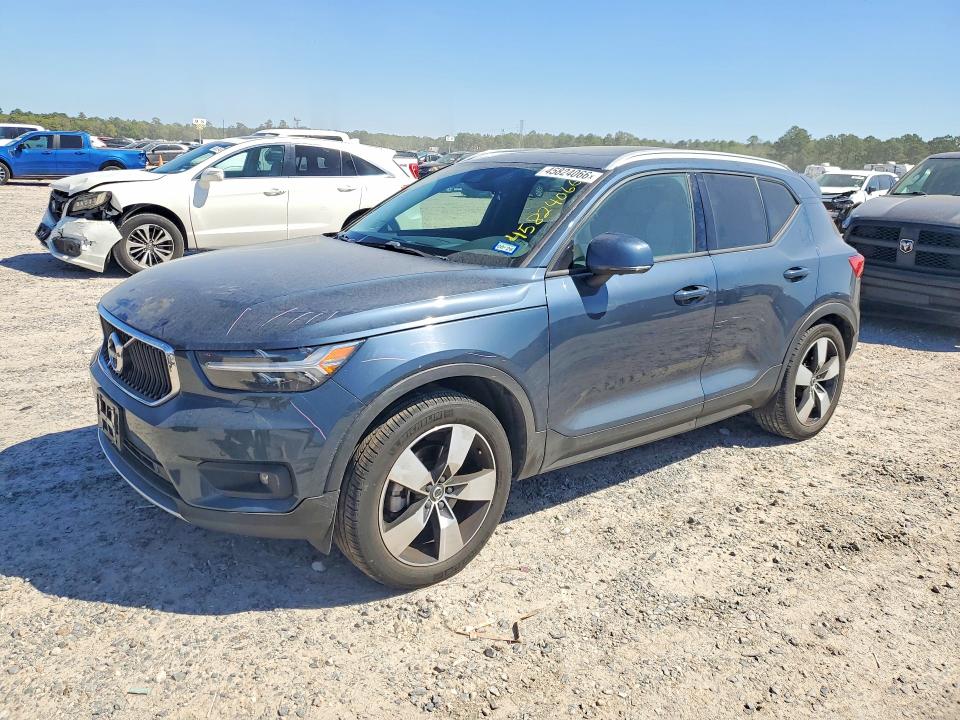 2021 VOLVO XC40 — VIN YV4162UK7M2483892