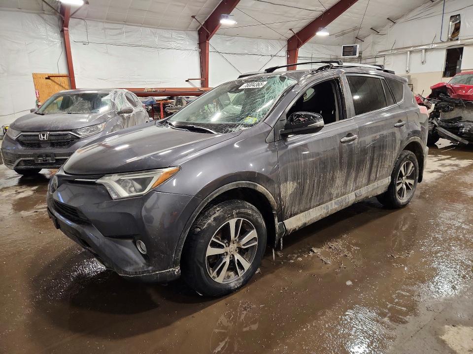 2018 TOYOTA RAV4 — VIN JTMRFREV9JJ236270
