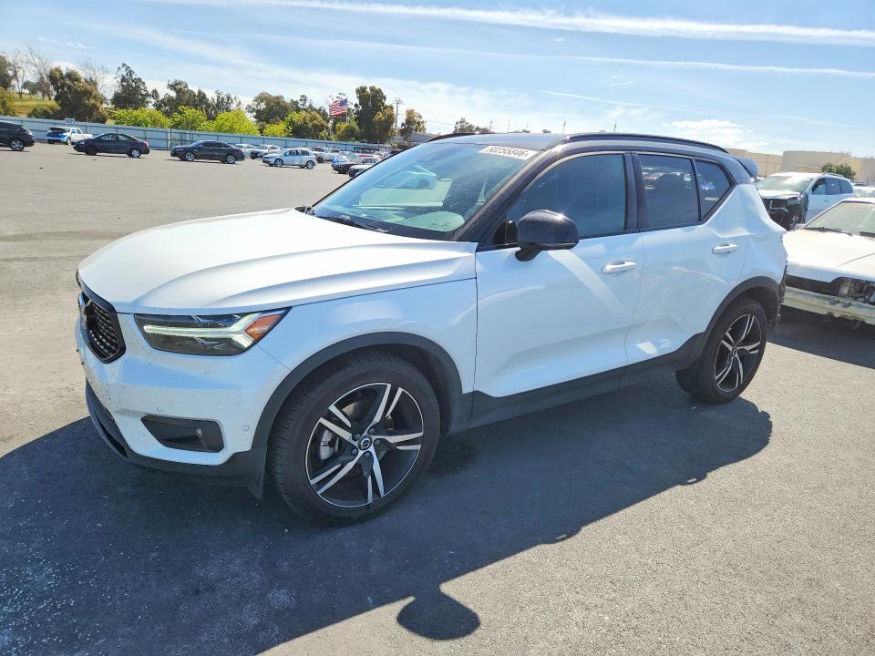 2019 VOLVO XC40 — VIN YV4162UM6K2070649