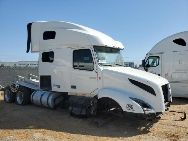 2025 VOLVO VN — VIN 4V4NC9EH8SN668168