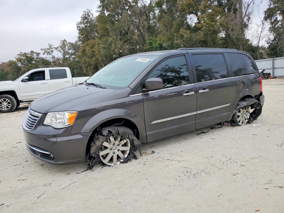 2015 CHRYSLER TOWN & COUNTRY — VIN 2C4RC1BGXFR627737