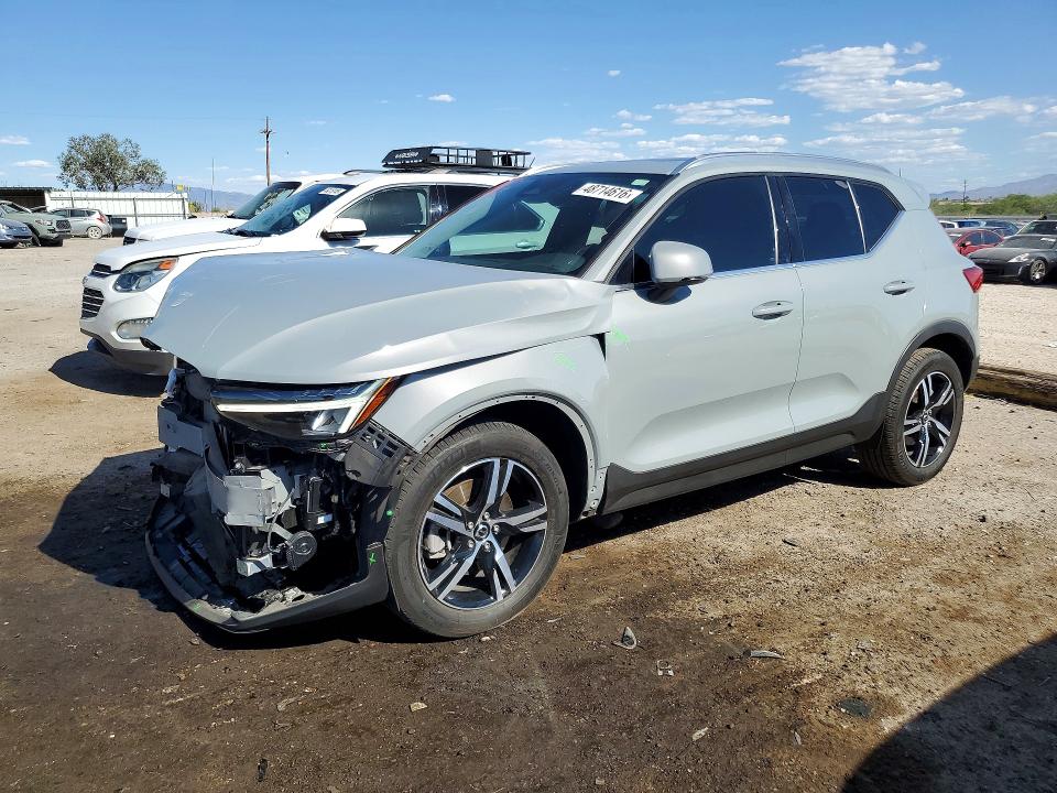 2024 VOLVO XC40 — VIN YV4L12UK5R2284872
