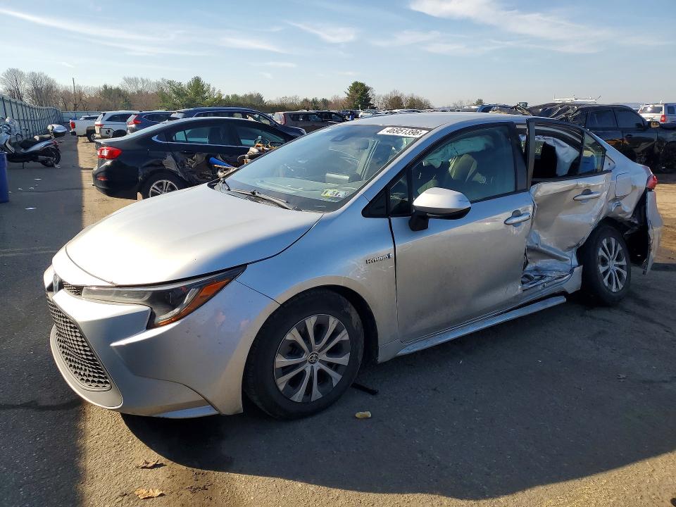 2022 TOYOTA COROLLA HYBRID — VIN JTDEAMDE6NJ049933