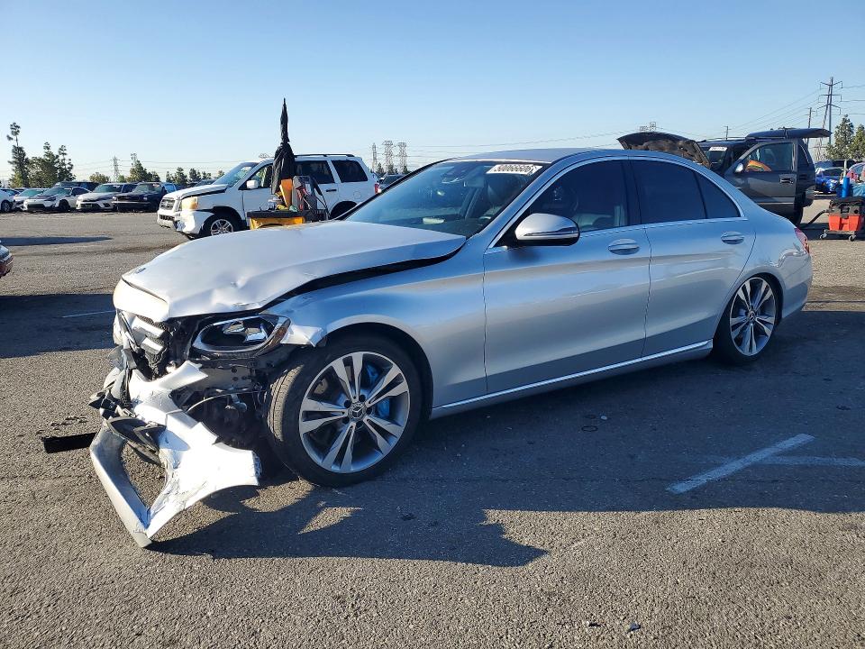 2017 MERCEDES-BENZ C — VIN 55SWF4HB4HU231372