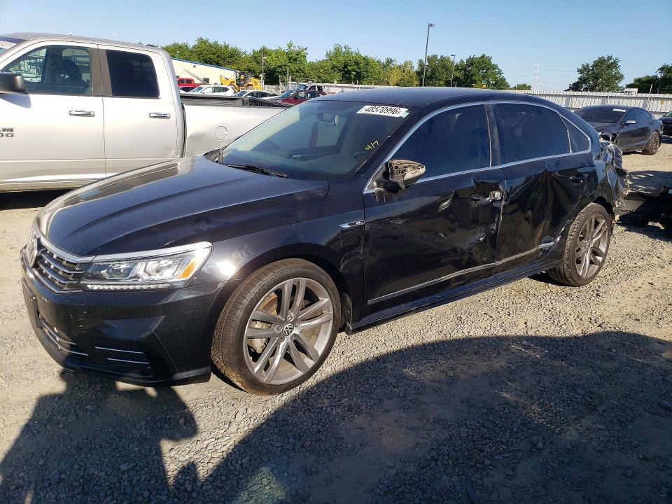 2017 VOLKSWAGEN PASSAT — VIN 1VWDT7A36HC006130