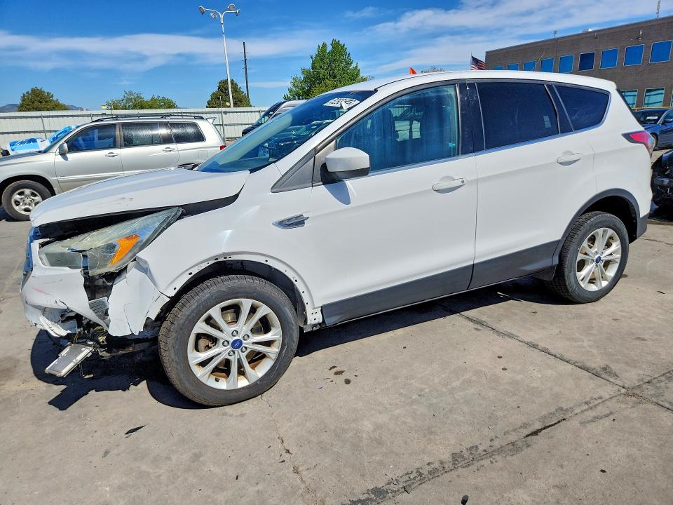 2017 FORD ESCAPE — VIN 1FMCU9G95HUB05370