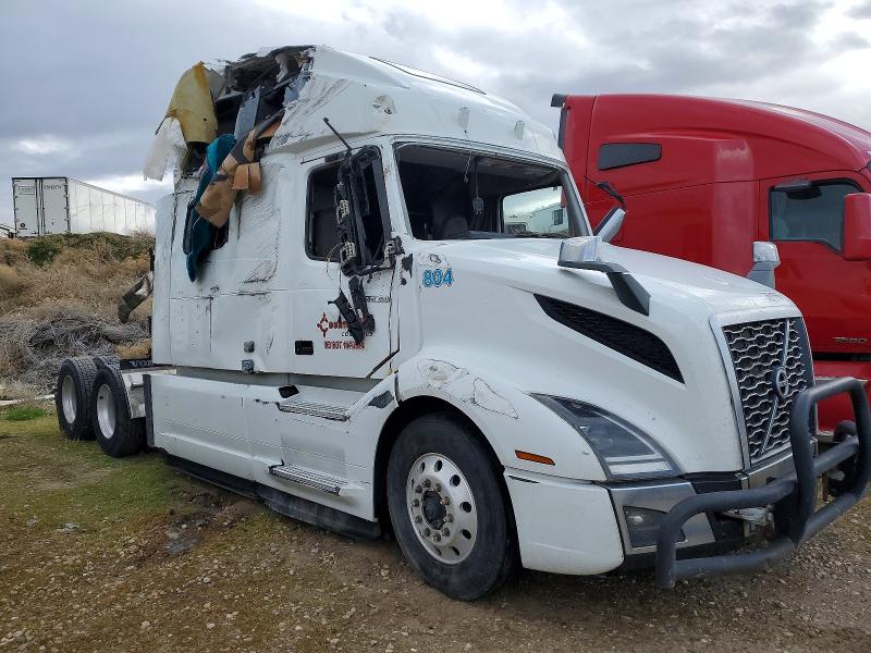 2023 VOLVO VN — VIN 4V4NC9EH9PN610383