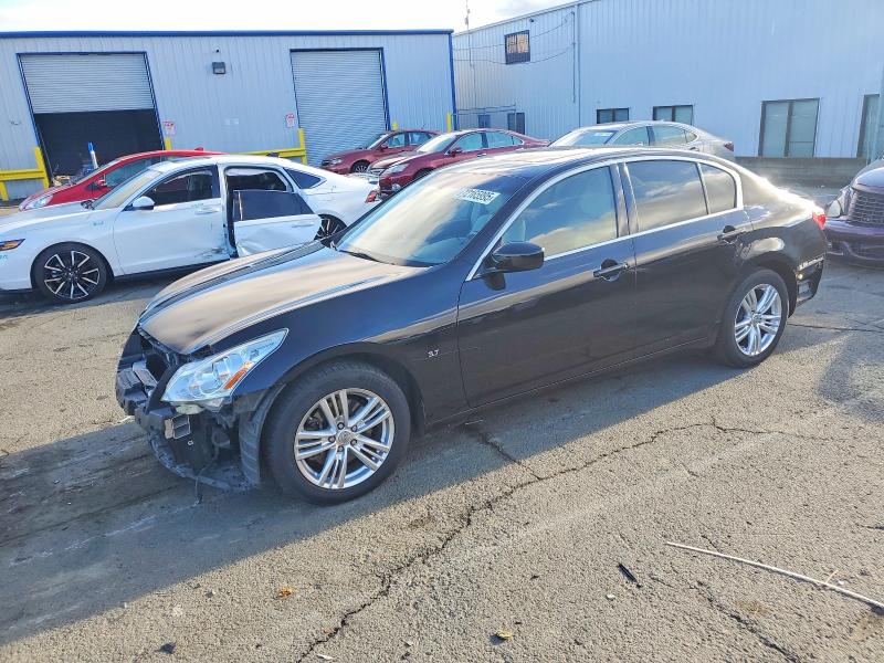 2015 INFINITI Q40 — VIN JN1CV6AP9FM501499