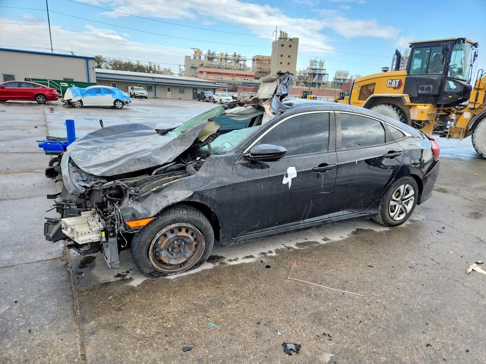 2018 HONDA CIVIC — VIN 2HGFC2F52JH586067