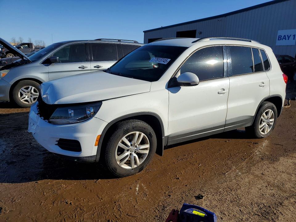 2016 VOLKSWAGEN TIGUAN — VIN WVGBV7AX9GW592810