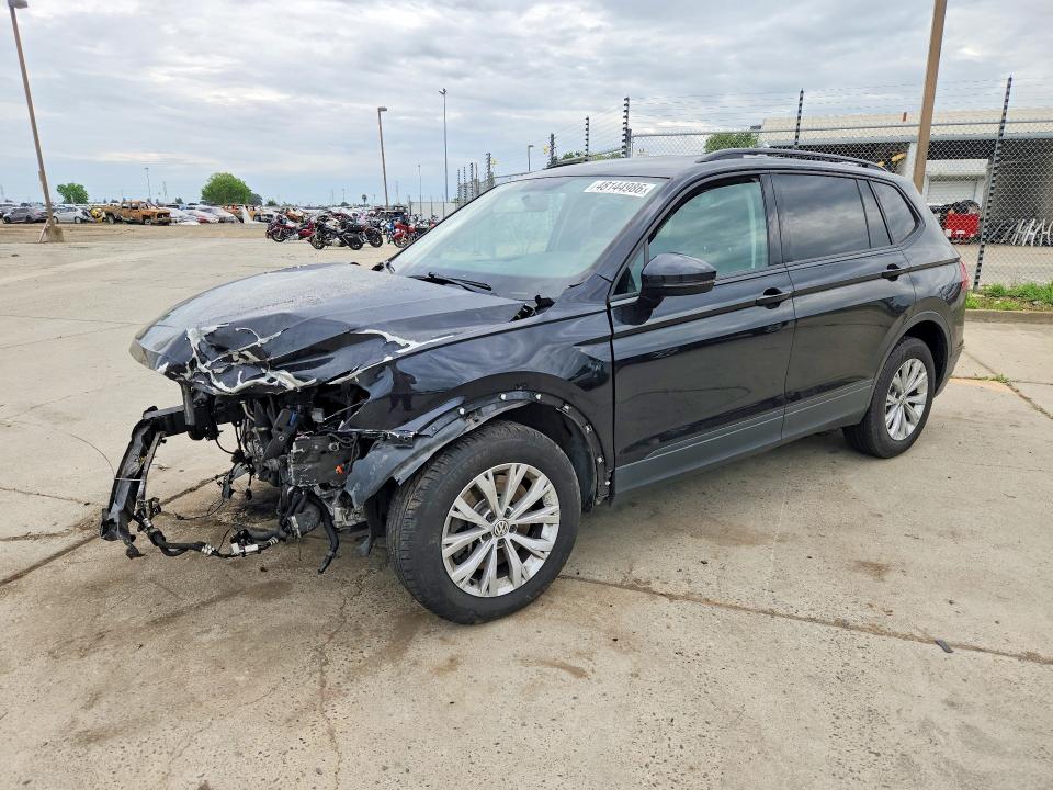 2018 VOLKSWAGEN TIGUAN — VIN 3VV1B7AX3JM020813