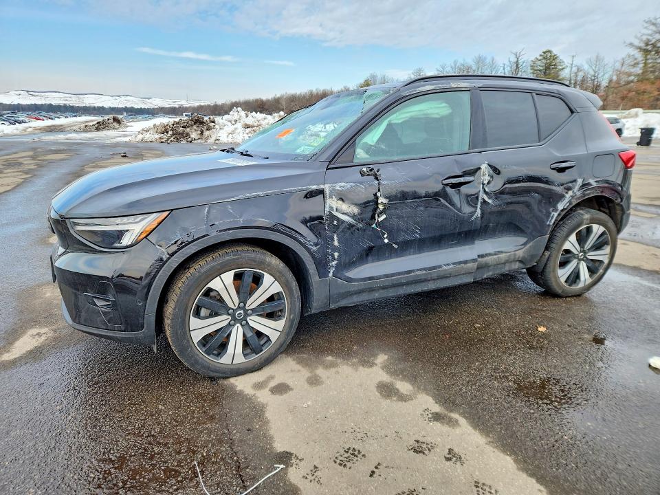 2023 VOLVO XC40 — VIN YV4ED3UL5P2107525