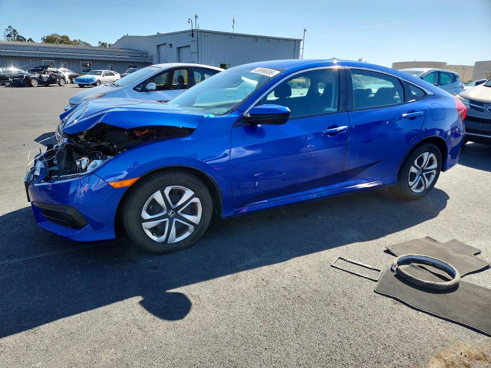 2018 HONDA CIVIC — VIN 2HGFC2F51JH597772