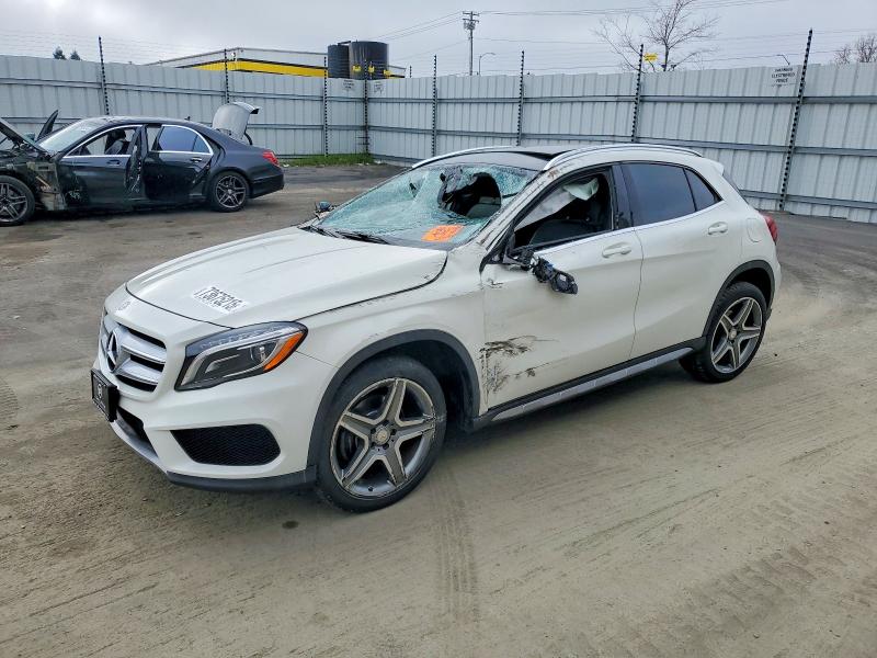 2015 MERCEDES-BENZ GLA — VIN WDCTG4GB4FJ051912