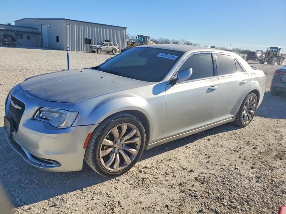 2019 CHRYSLER 300 — VIN 2C3CCAAG3KH654483