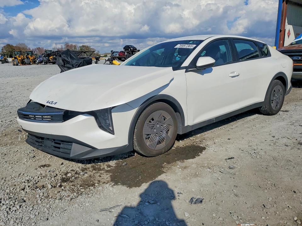 2025 KIA K4 — VIN 3KPFT4DE8SE136904