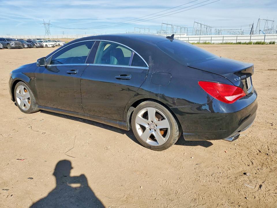 WDDSJ4EB1FN190657
