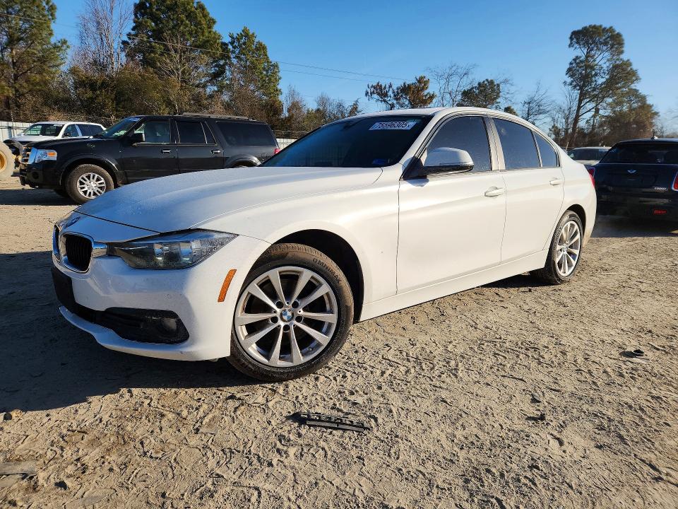 2017 BMW 320 — VIN WBA8E5G38HNU45132