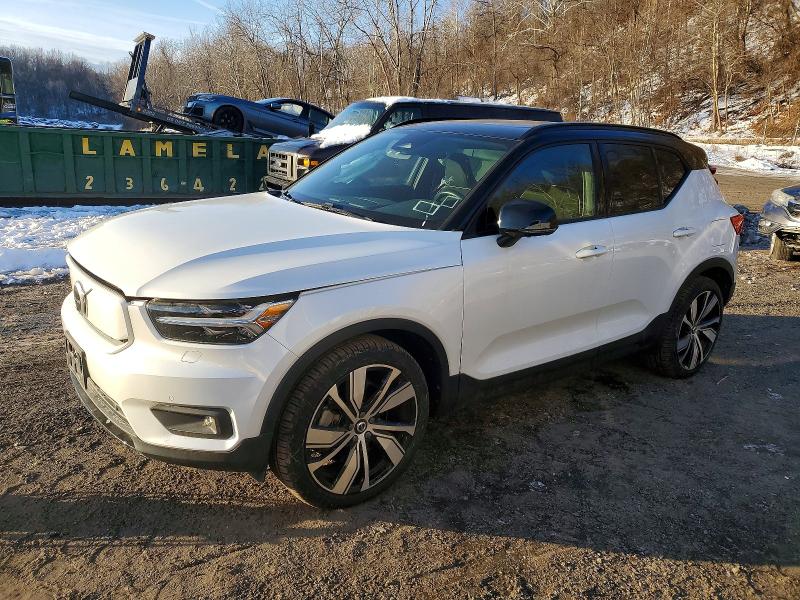 2021 VOLVO XC40 RECHA — VIN YV4ED3UR3M2604489