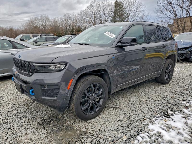 2024 JEEP GRAND CHEROKEE — VIN 1C4RJYB64R8511424