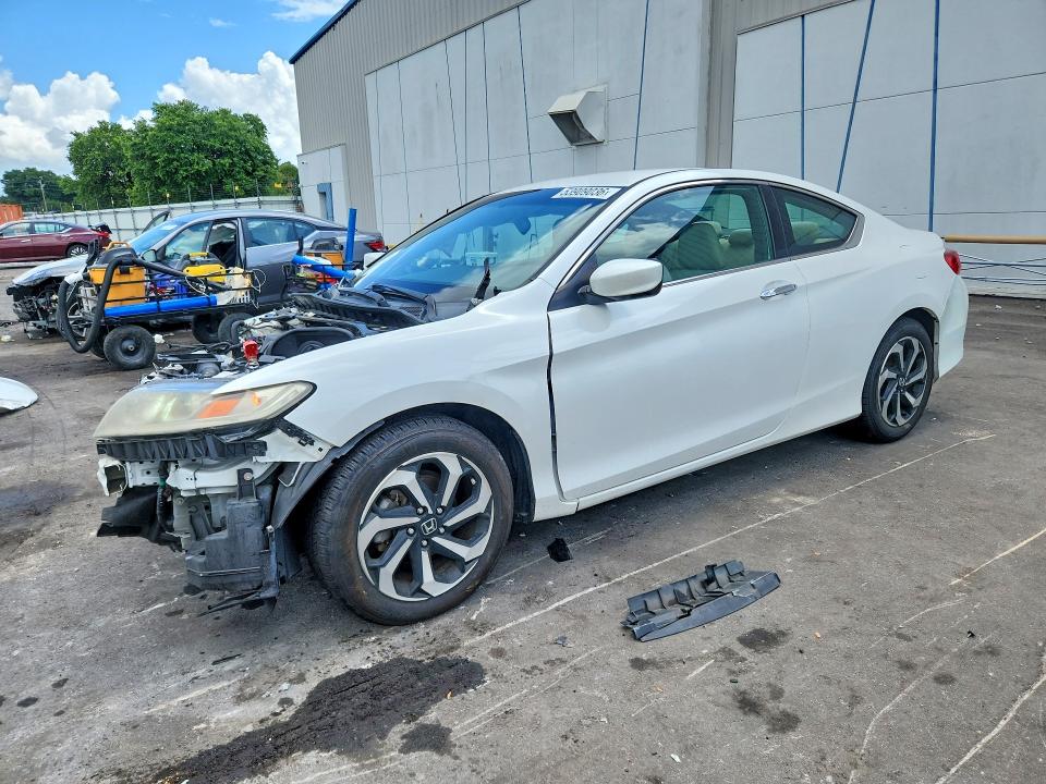 2016 HONDA ACCORD — VIN 1HGCT1B35GA009526