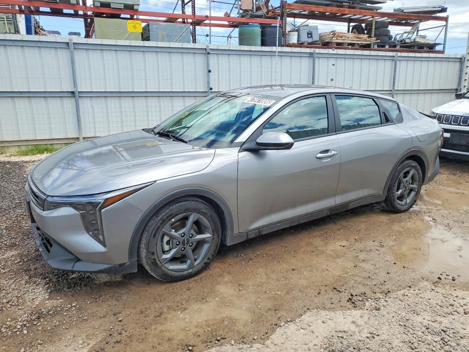 2025 KIA K4 — VIN 3KPFT4DE2SE141838