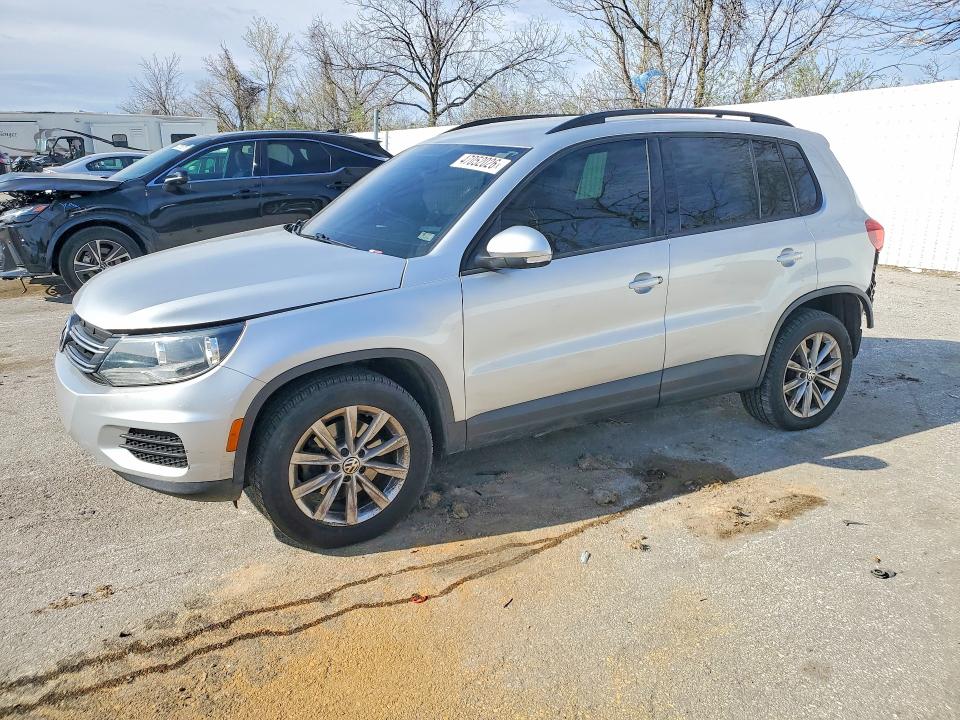 2015 VOLKSWAGEN TIGUAN — VIN WVGAV7AX1FW564462