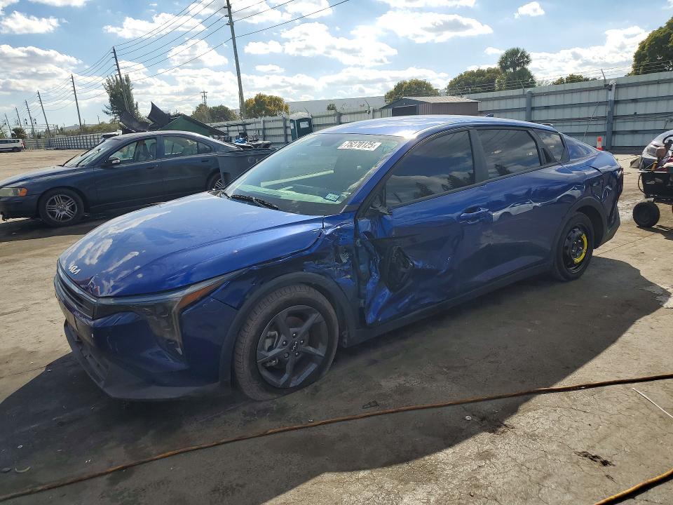 2025 KIA K4 — VIN 3KPFT4DE8SE029674