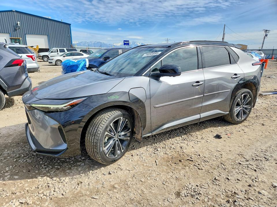 2023 TOYOTA BZ4X — VIN JTMABACA1PA010680