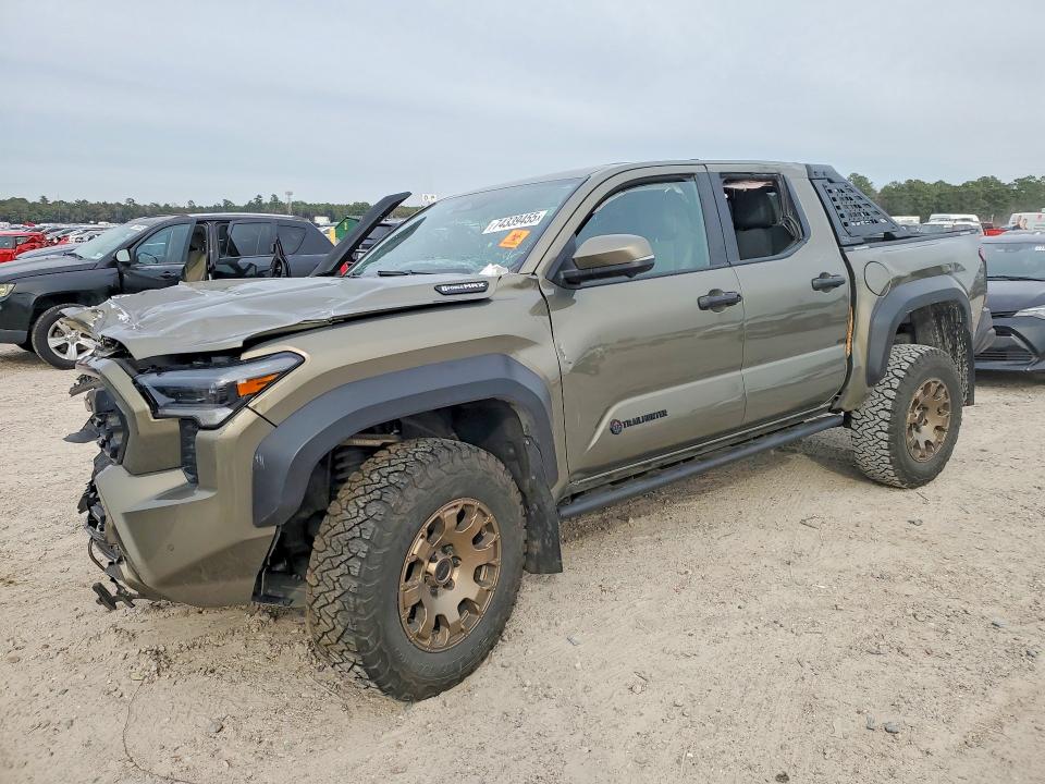 2025 TOYOTA TACOMA DOU — VIN 3TYLC5LN8ST023748