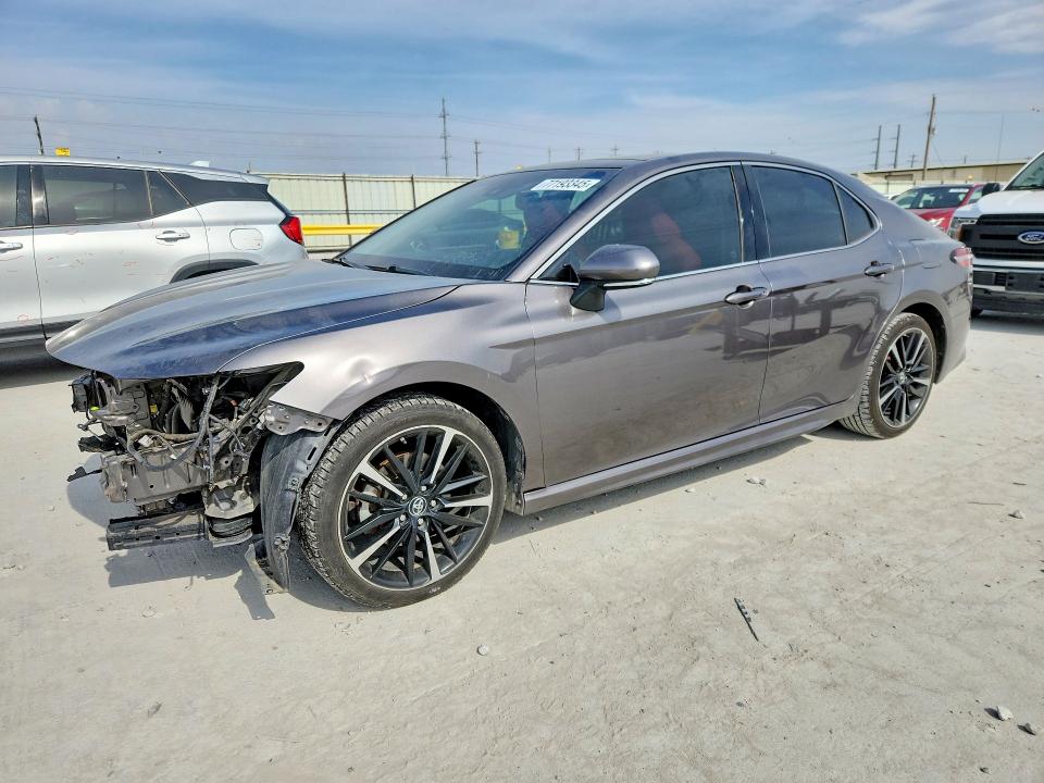 2018 TOYOTA CAMRY — VIN 4T1B61HK1JU124299