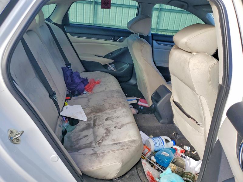 1HGCV1F11KA122935