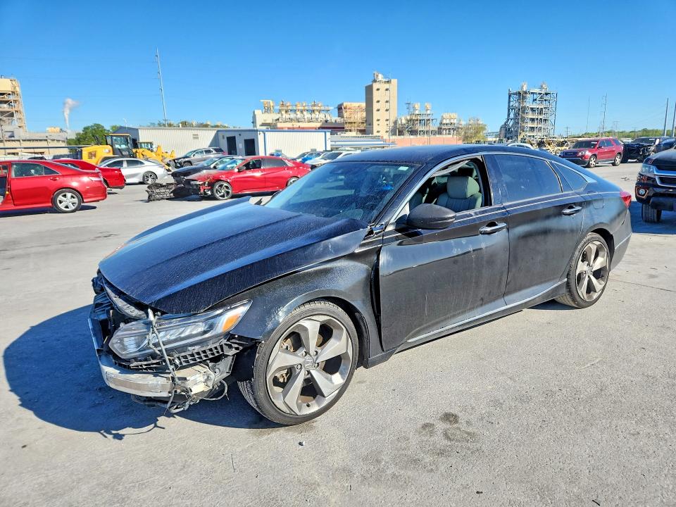 2018 HONDA ACCORD — VIN 1HGCV1F95JA100831