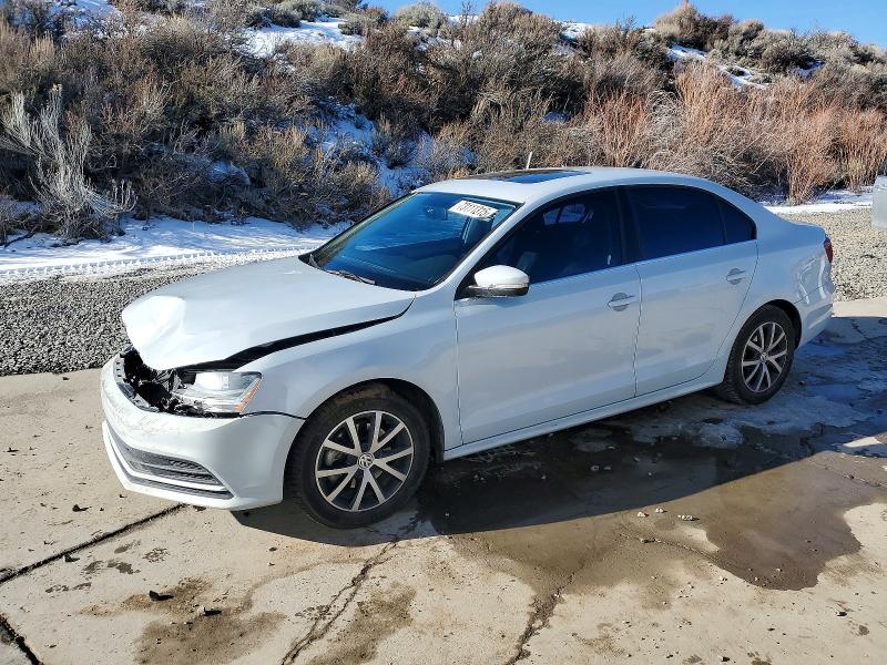 2017 VOLKSWAGEN JETTA — VIN 3VWDB7AJ5HM397142