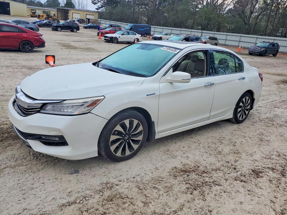2017 HONDA ACCORD — VIN JHMCR6F75HC013040