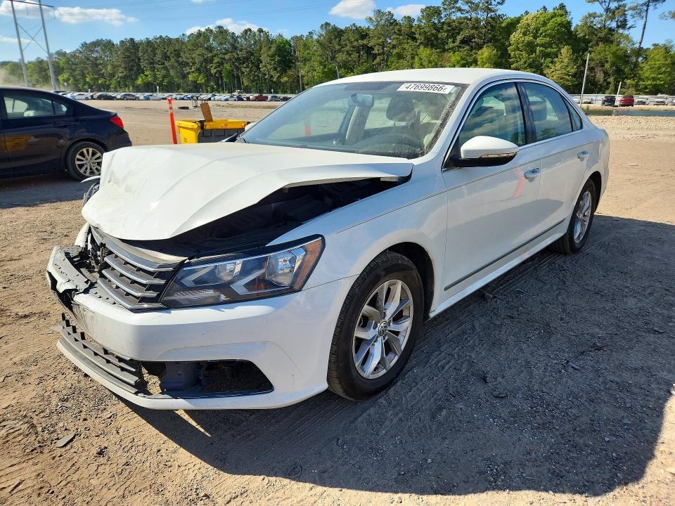2017 VOLKSWAGEN PASSAT — VIN 1VWAT7A37HC051936