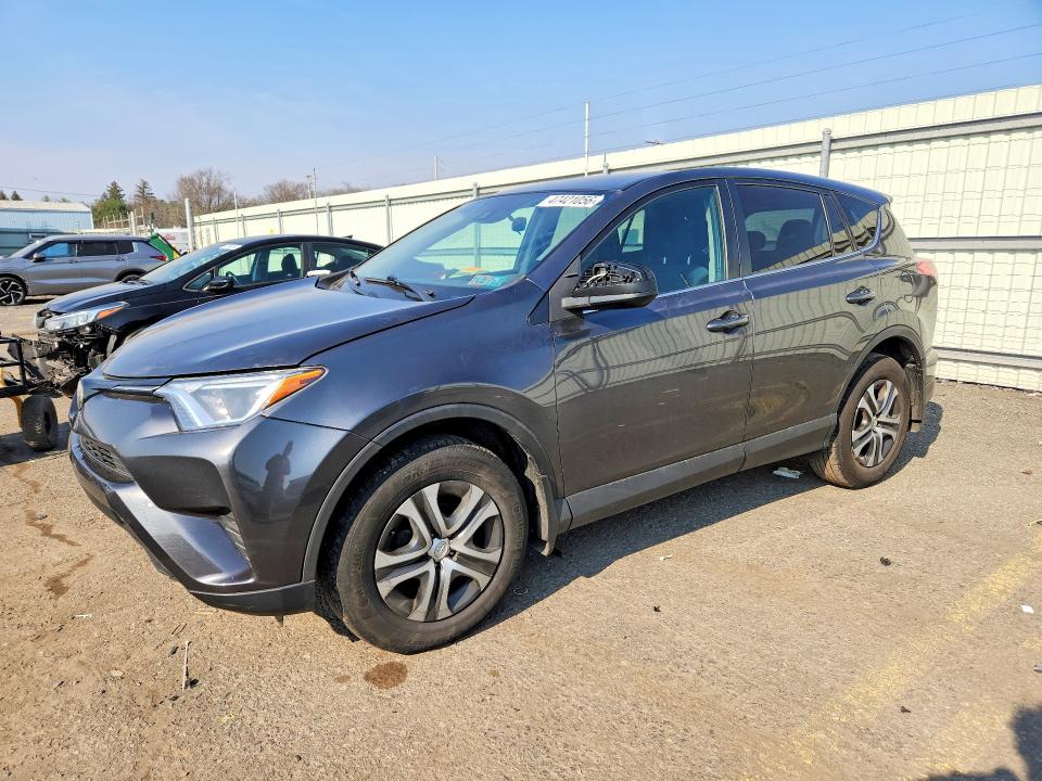 2018 TOYOTA RAV4 — VIN 2T3BFREV9JW761042