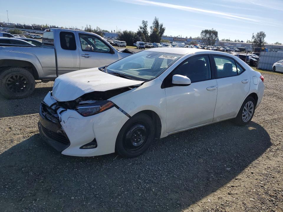 2019 TOYOTA COROLLA — VIN 5YFBURHE4KP879058