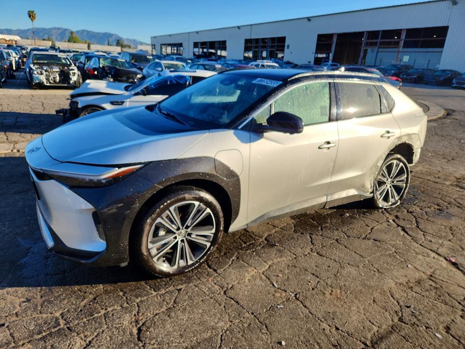 2024 TOYOTA BZ4X — VIN JTMABACA7RA063886