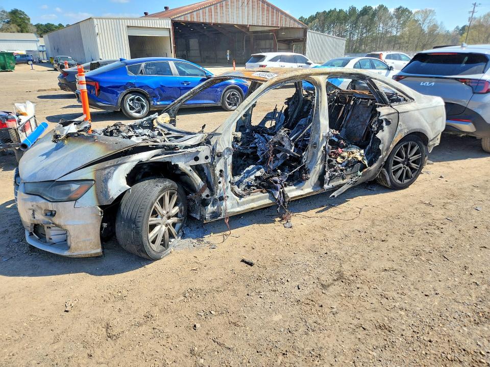 2016 AUDI A6 — VIN WAUCFAFC9GN133529