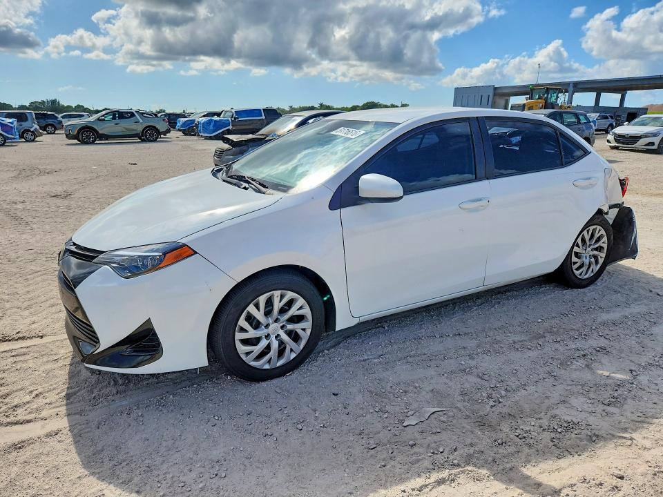 2018 TOYOTA COROLLA — VIN 2T1BURHE4JC104113
