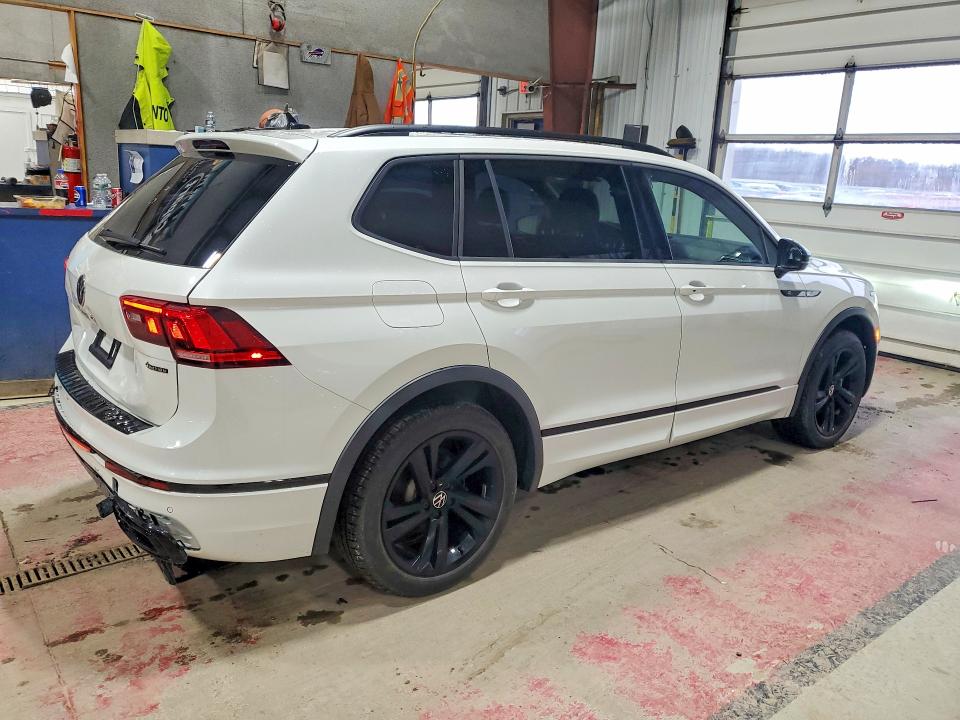 3VV8B7AX7RM210009