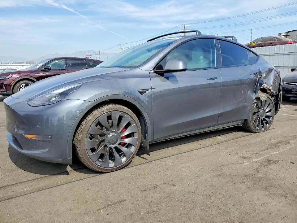 2022 TESLA MODEL Y — VIN 7SAYGDEF7NF494291