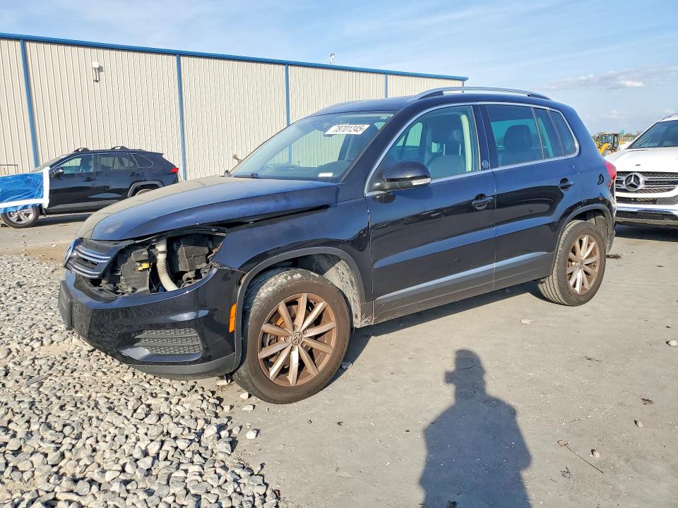 2017 VOLKSWAGEN TIGUAN — VIN WVGRV7AX2HK002731