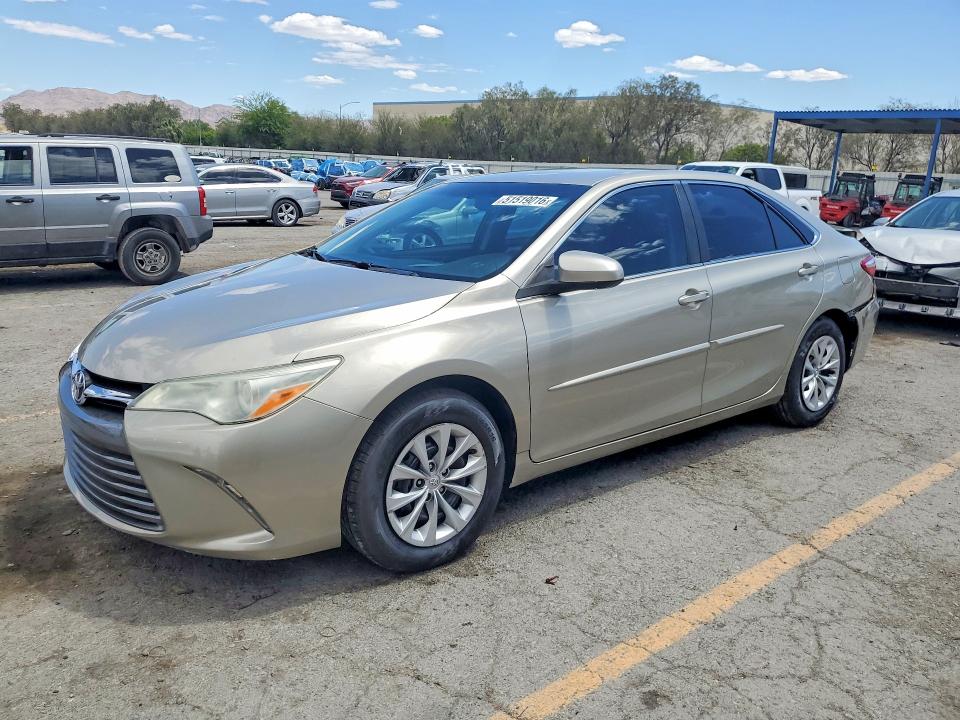 2016 TOYOTA CAMRY — VIN 4T4BF1FK0GR562880