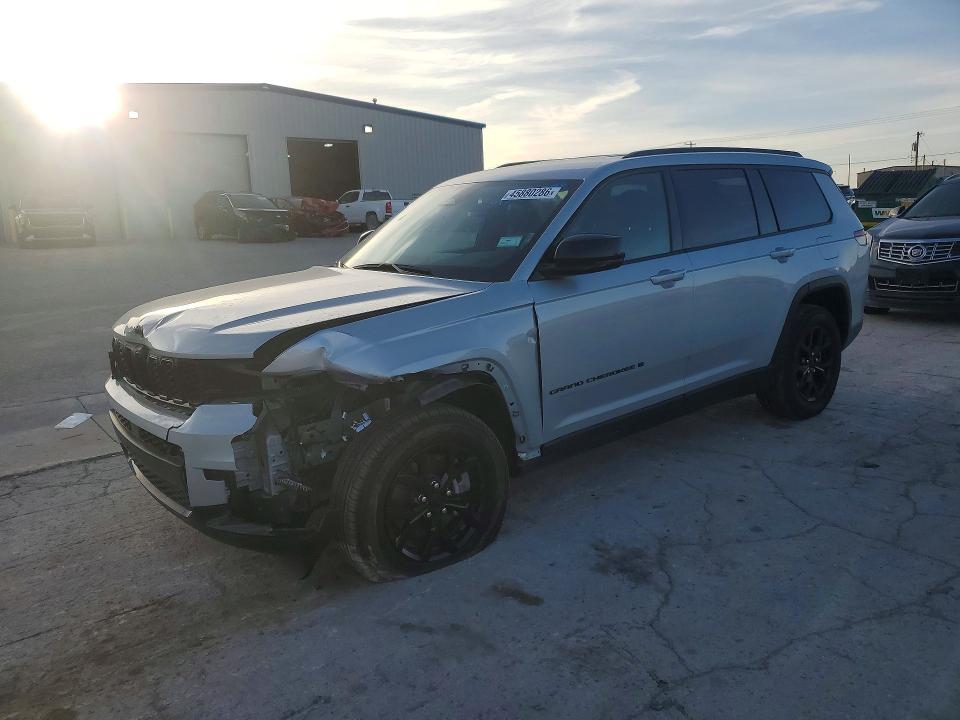 2024 JEEP GRAND CHEROKEE — VIN 1C4RJKAG7R8517838