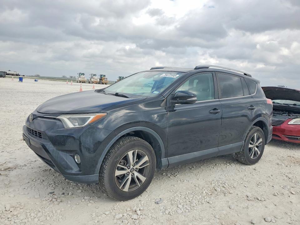 2018 TOYOTA RAV4 — VIN 2T3WFREV5JW421615