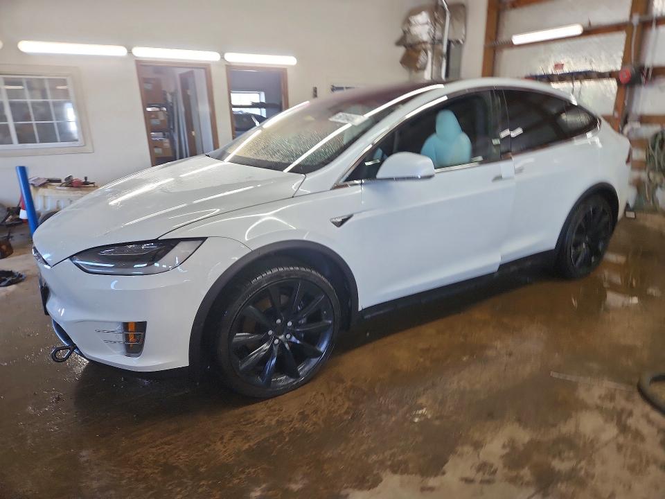 2020 TESLA MODEL X — VIN 5YJXCAE23LF263918