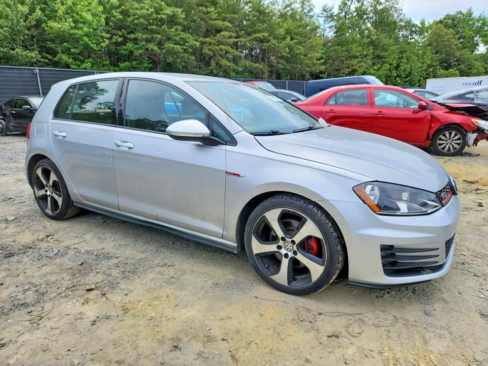 3VW5T7AU4HM070856
