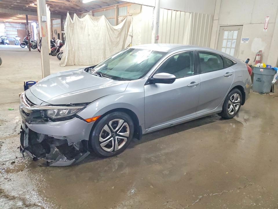 2018 HONDA CIVIC — VIN 19XFC2F58JE030890